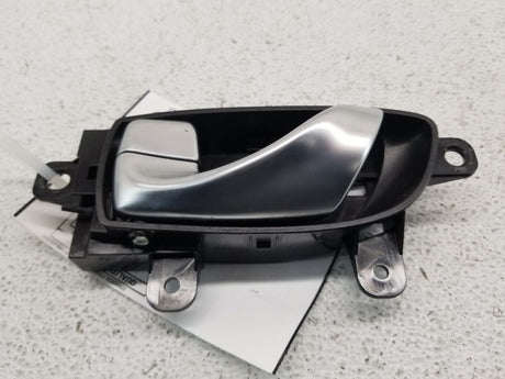 F/L INT DOOR HANDLE