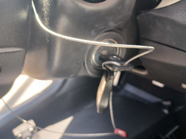 M/T- IGNITION SWITCH W/ KEY