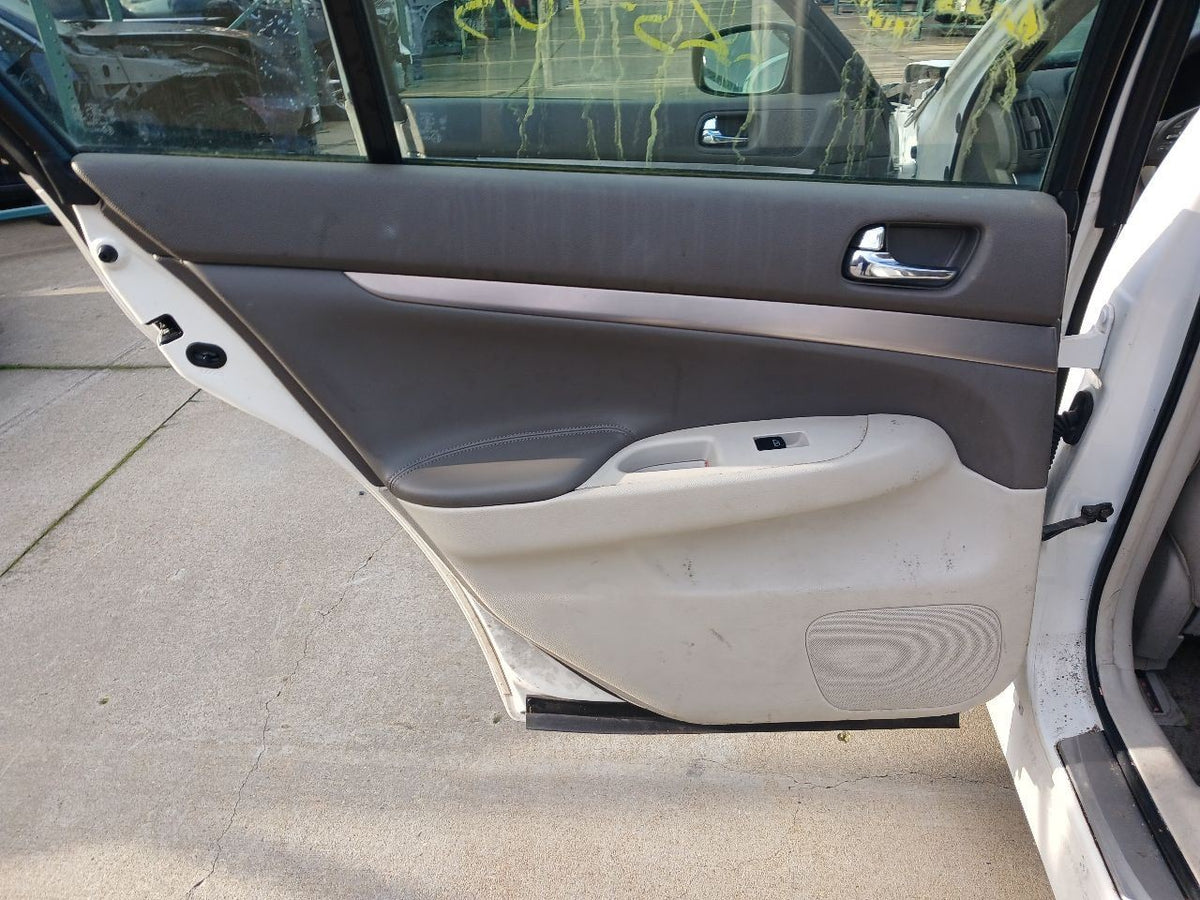 R/L DOOR TRIM PANEL- BLACK(G)