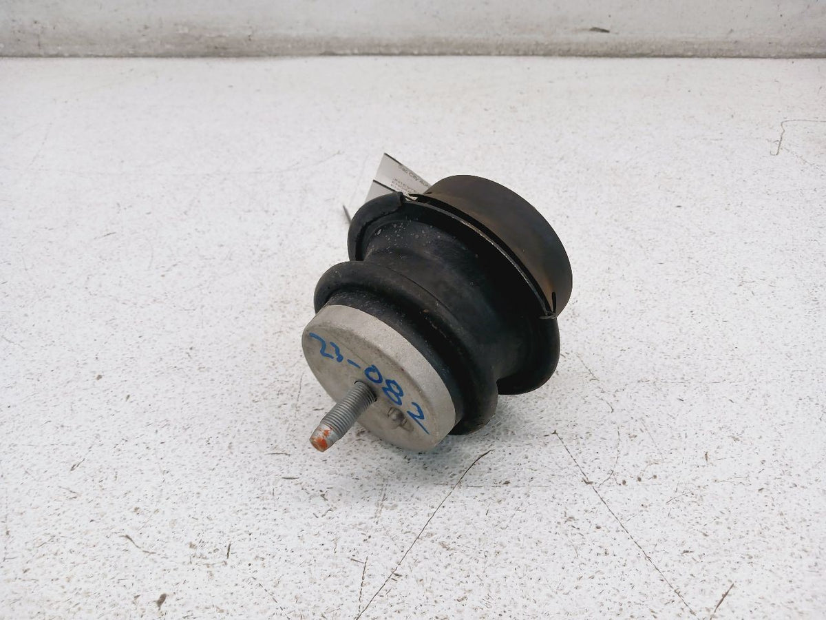 ENGINE MOUNT INSULATOR x1