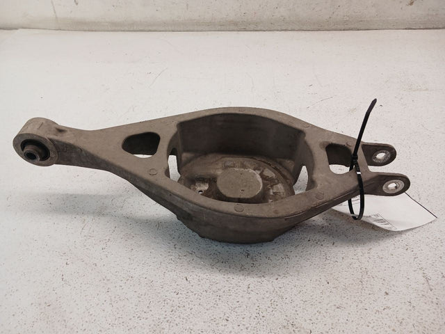 REAR MAIN SPRING SUPPORT